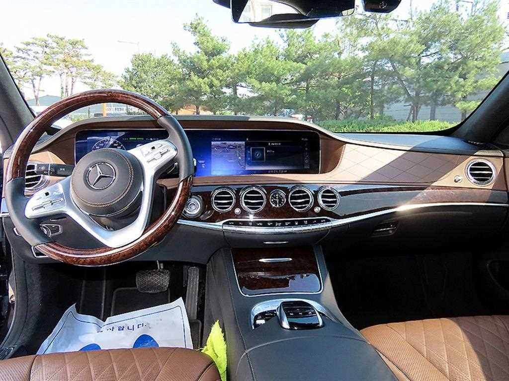Mercedes-Benz S-Class — photo 07
