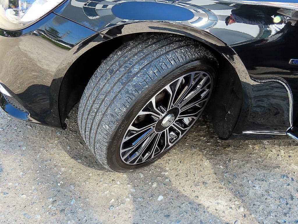 Mercedes-Benz S-Class — photo 20
