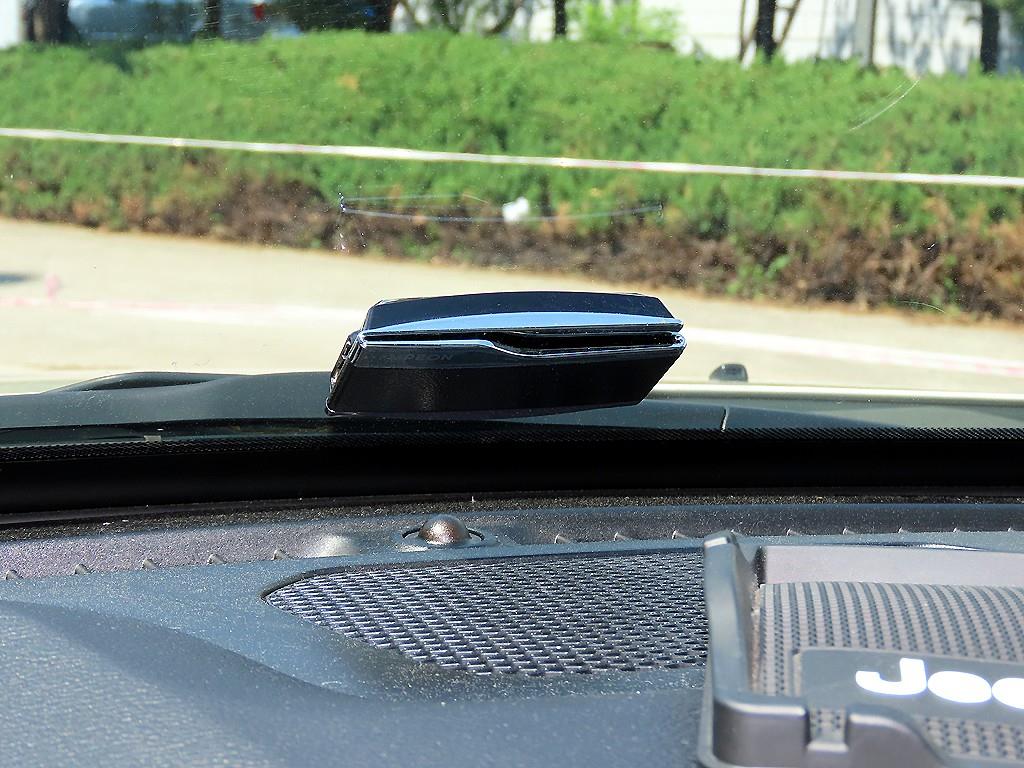 Jeep Compass — photo 16