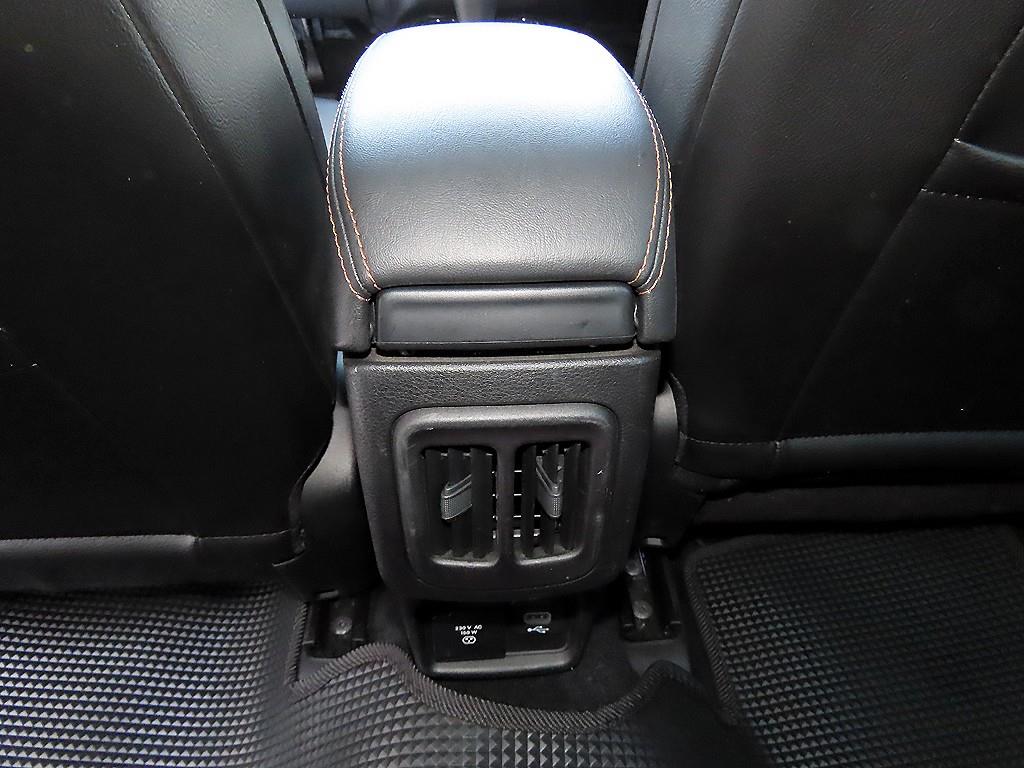 Jeep Compass — photo 17