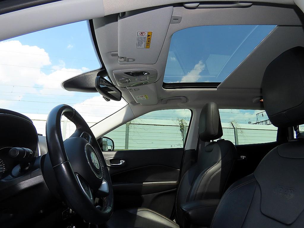 Jeep Compass — photo 18