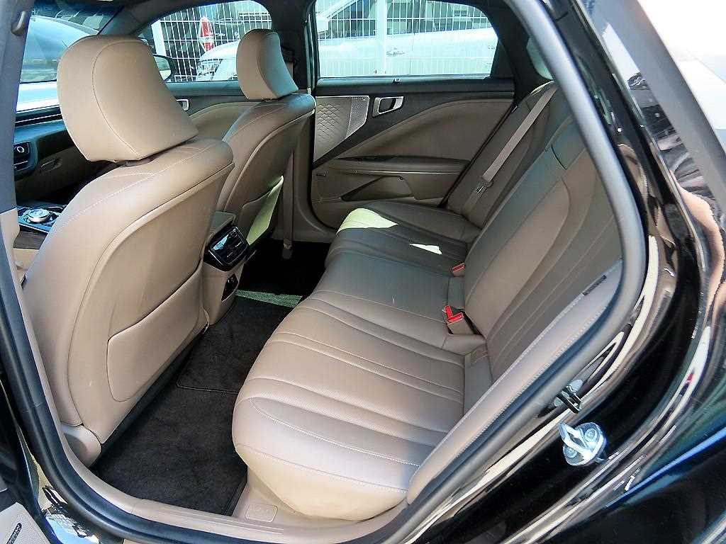Kia K8 — photo 06