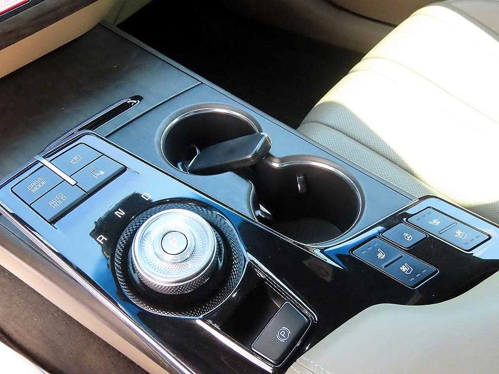 Kia K8 — photo 11