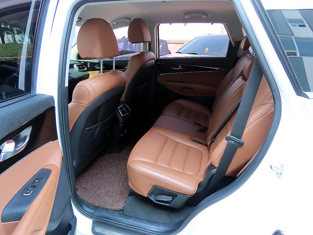Kia Sorento — photo 07