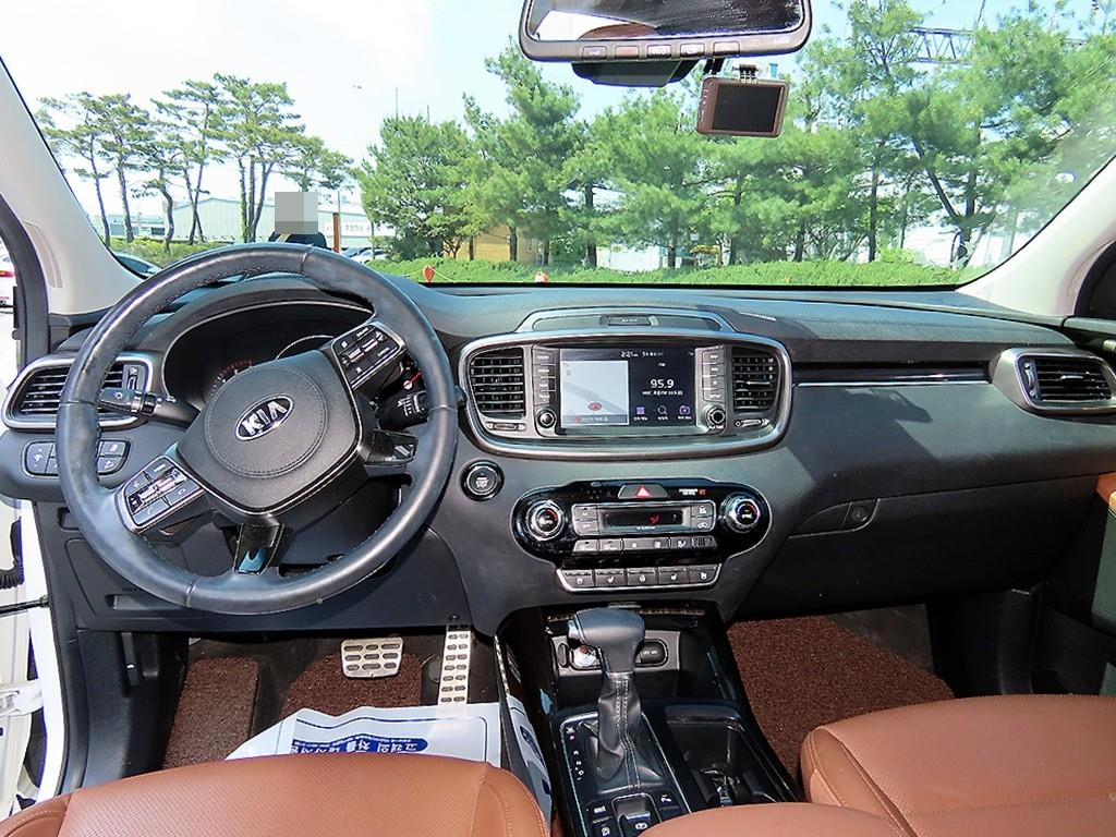 Kia Sorento — photo 08