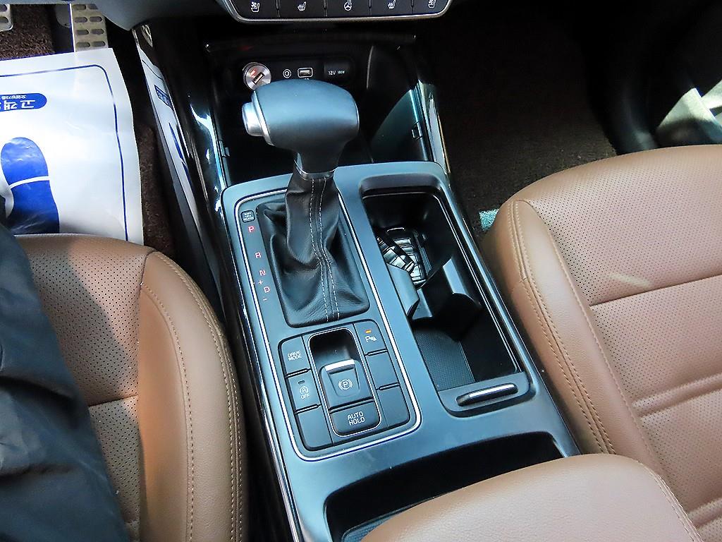 Kia Sorento — photo 11