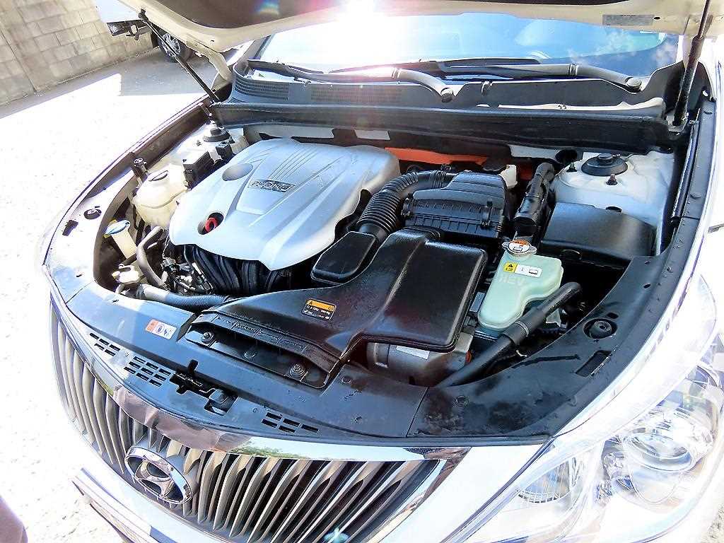 Hyundai Grandeur — photo 19
