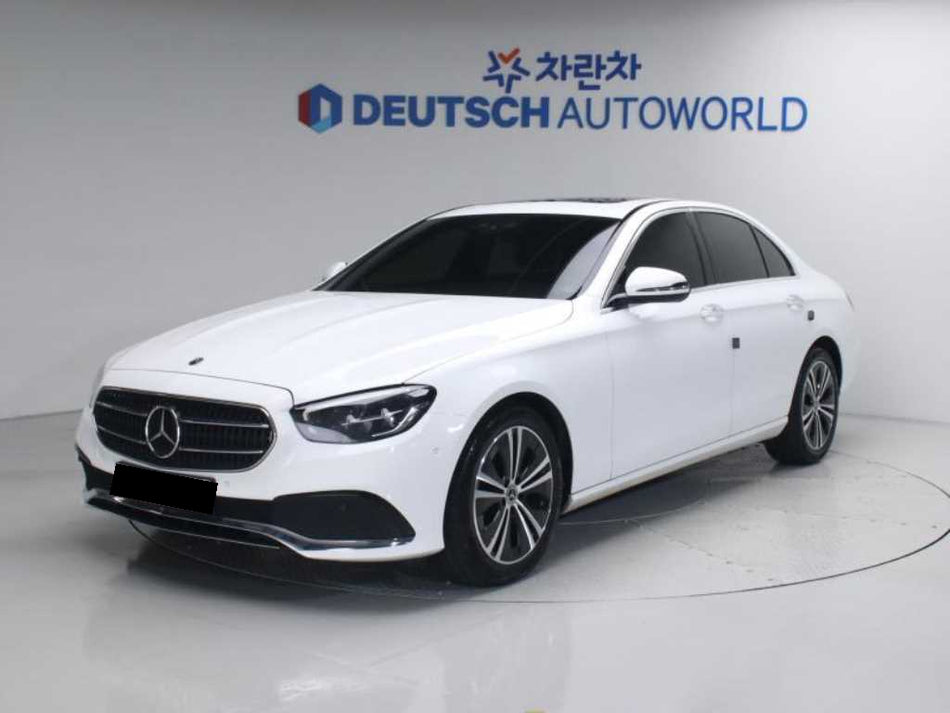 Mercedes-Benz E-Class — photo 01