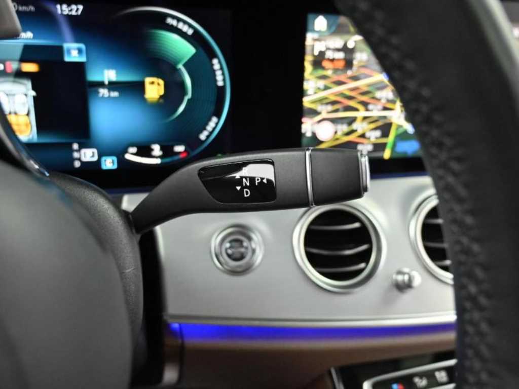 Mercedes-Benz E-Class — photo 09