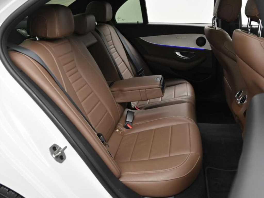 Mercedes-Benz E-Class — photo 12