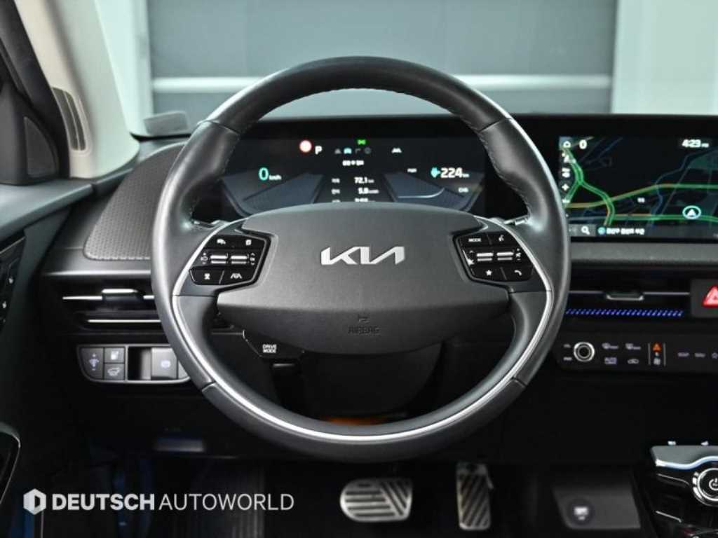 Kia EV6 — photo 13