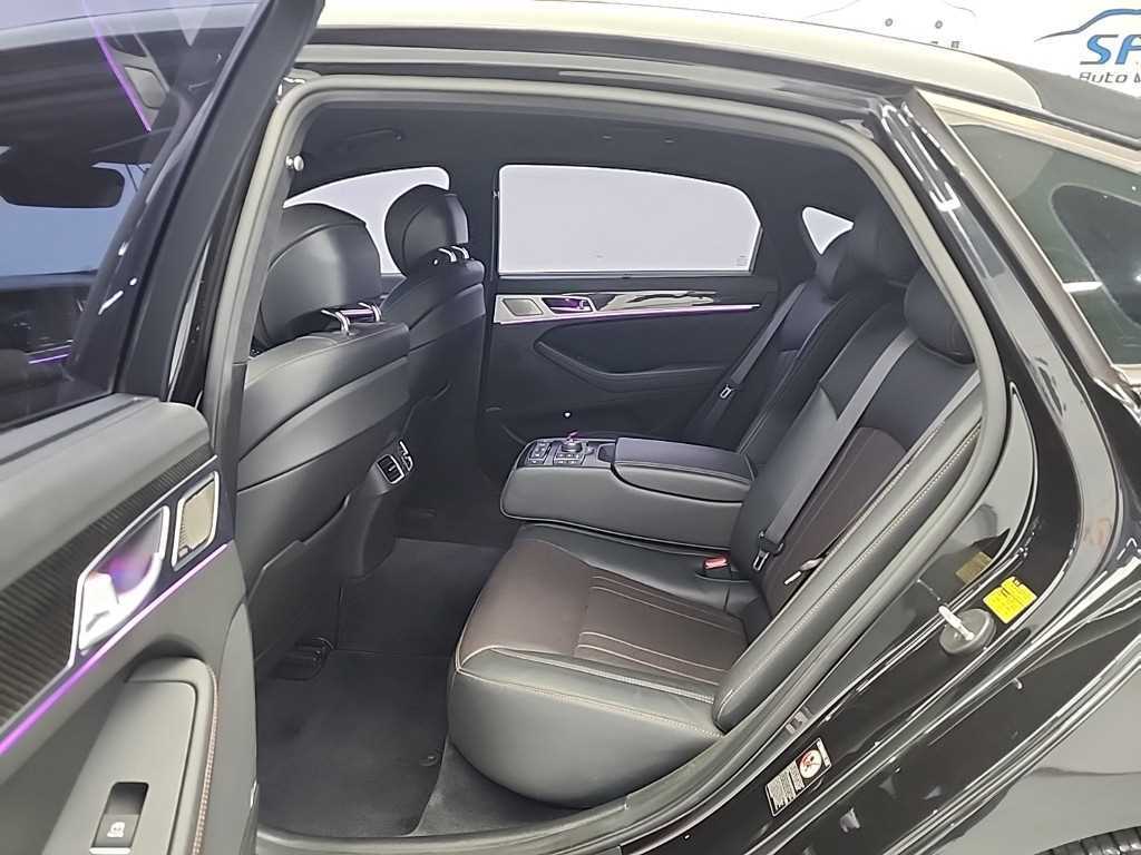 Genesis G80 — photo 12