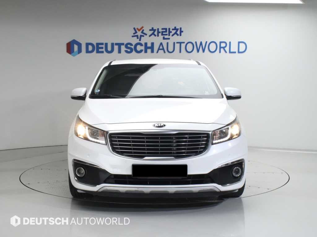 Kia Carnival — photo 03