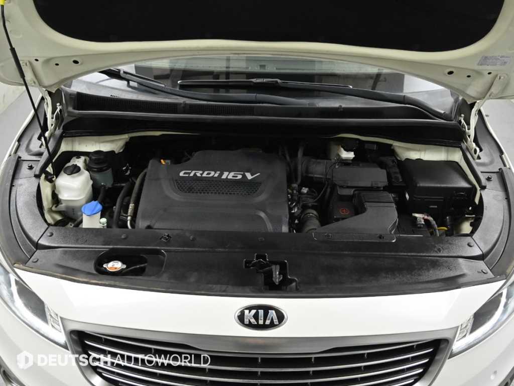 Kia Carnival — photo 06