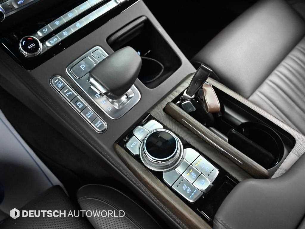 Genesis G90 — photo 09