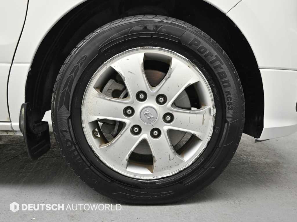 Hyundai Starex — photo 05