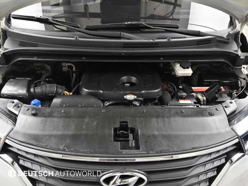 Hyundai Starex — photo 06