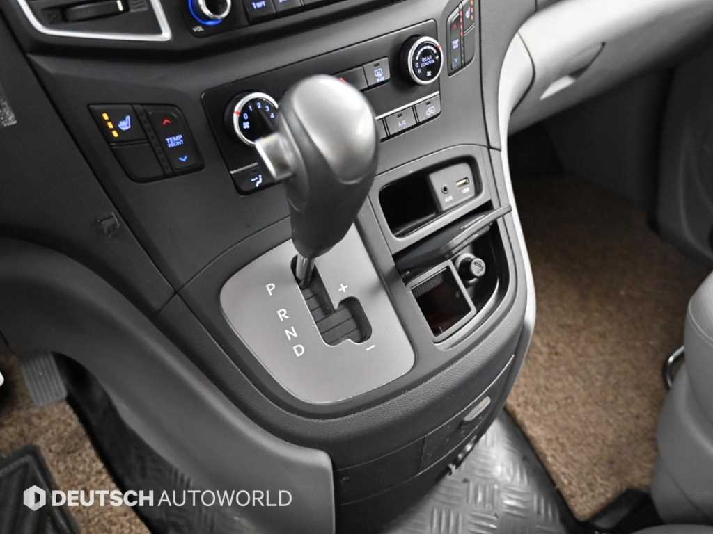 Hyundai Starex — photo 09