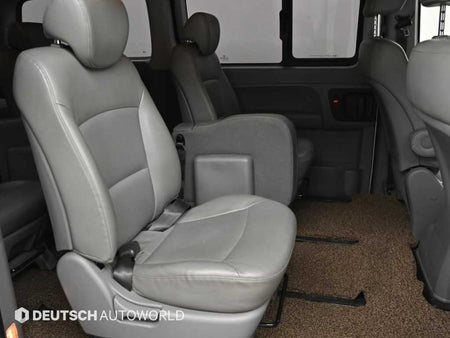 Hyundai Starex — photo 12
