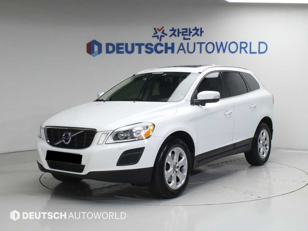 Volvo XC60 — photo 01