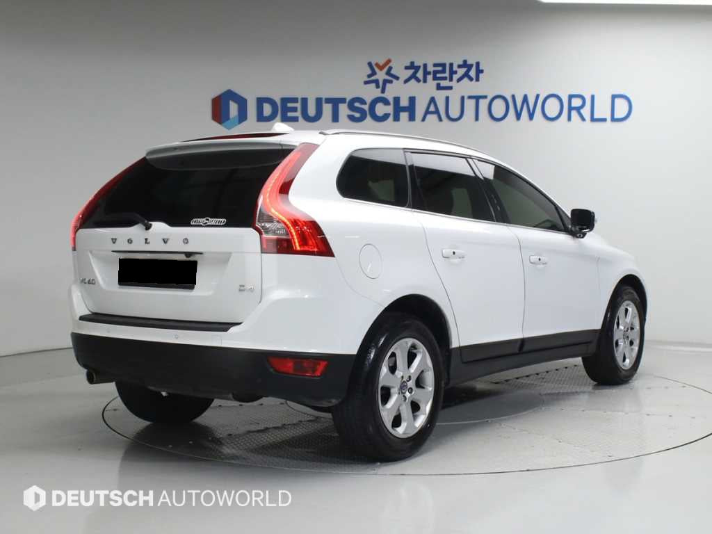 Volvo XC60 — photo 02