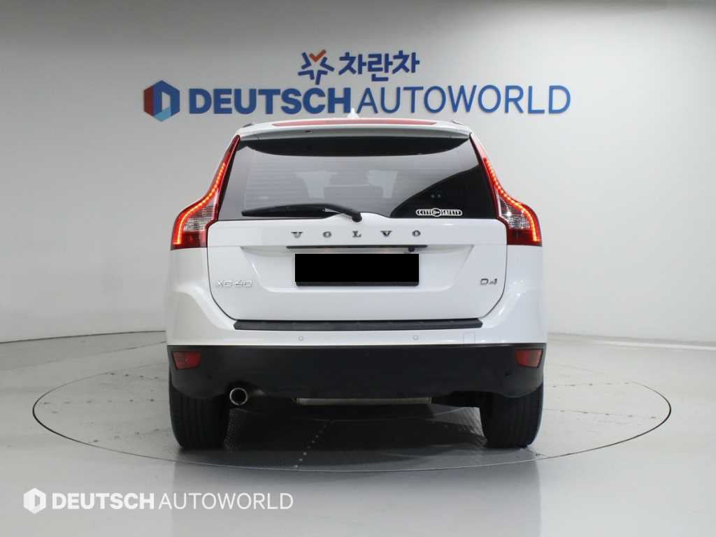 Volvo XC60 — photo 04