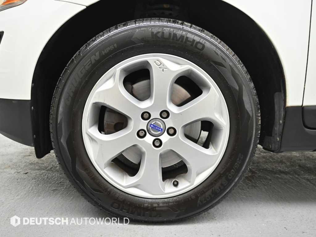 Volvo XC60 — photo 05
