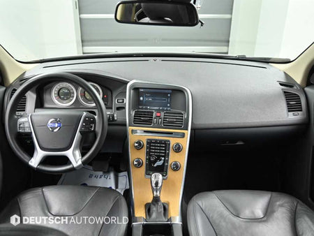 Volvo XC60 — photo 07