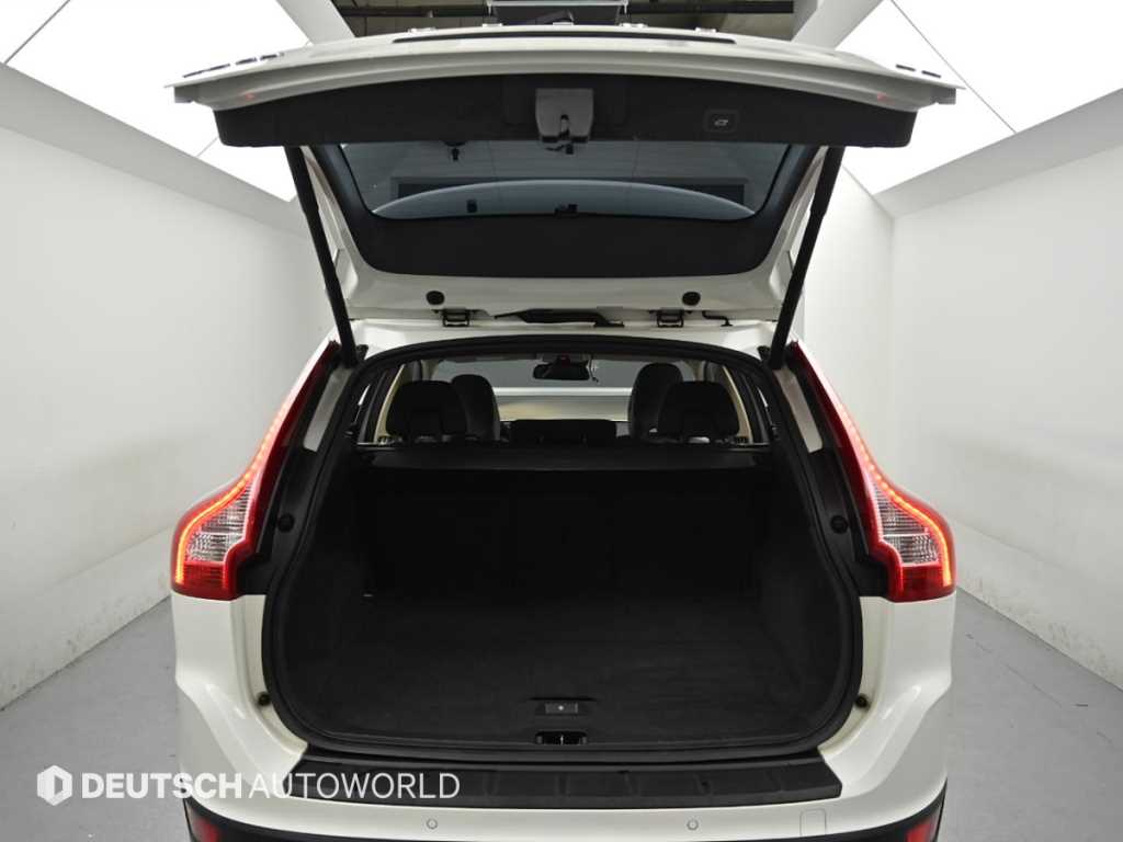 Volvo XC60 — photo 19