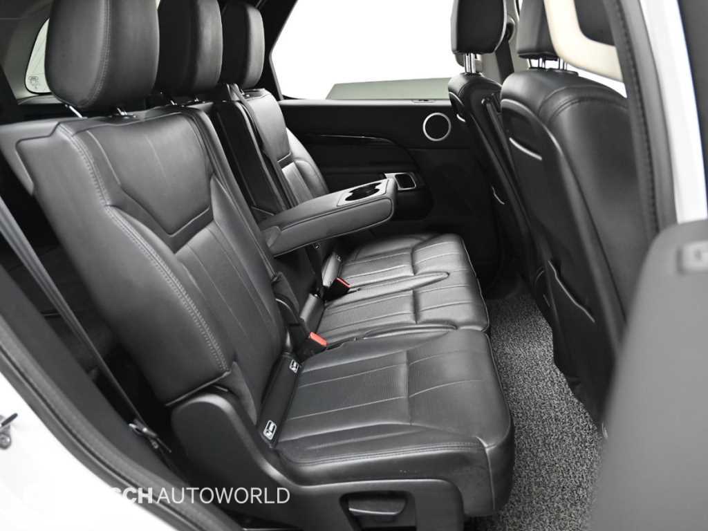 Land Rover Discovery — photo 12