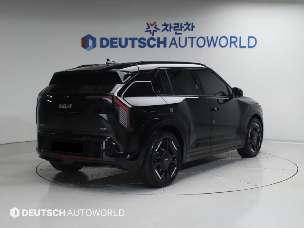 Kia EV3 — photo 02