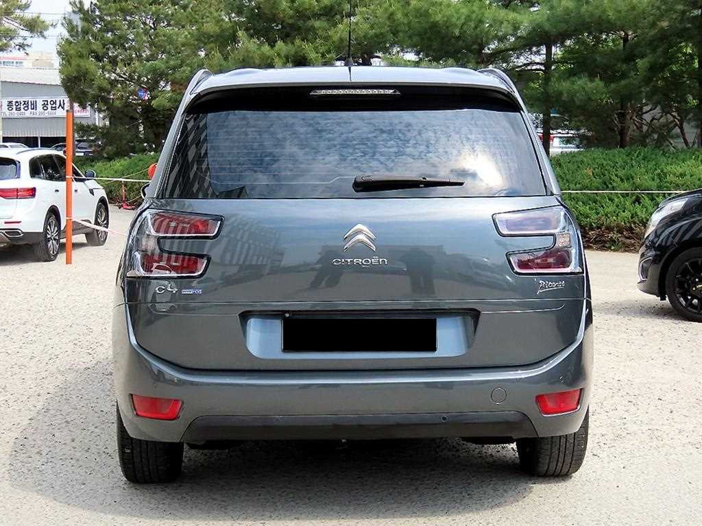 Citroen C4 Picasso — photo 04