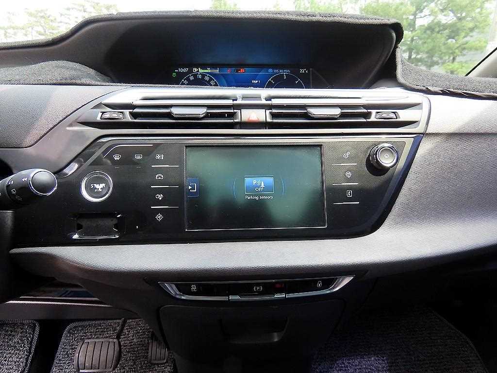 Citroen C4 Picasso — photo 13