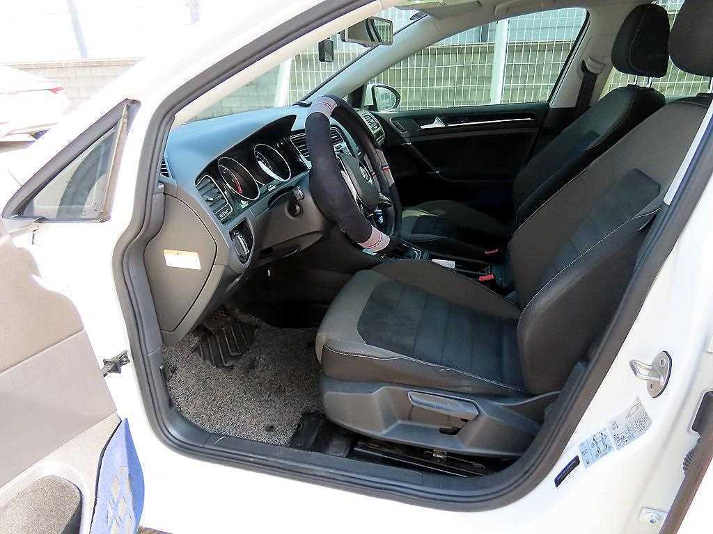 Volkswagen Golf — photo 05