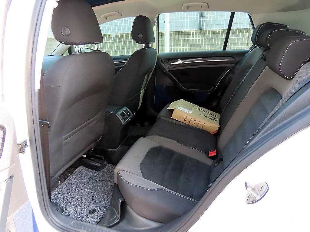 Volkswagen Golf — photo 06