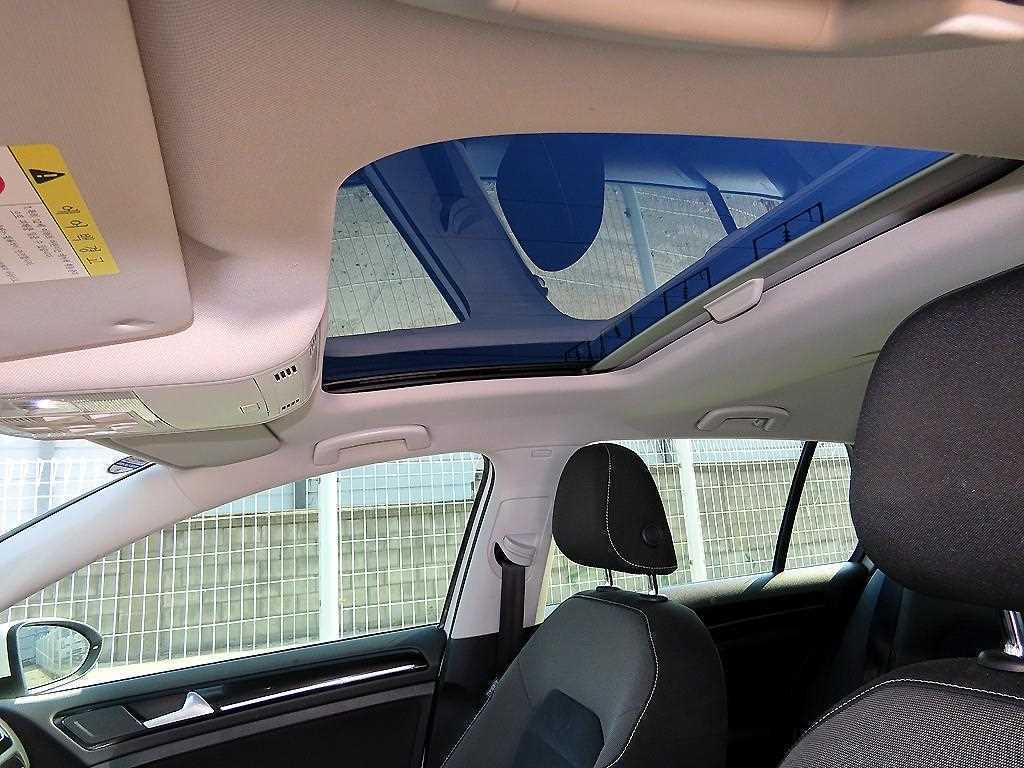 Volkswagen Golf — photo 17