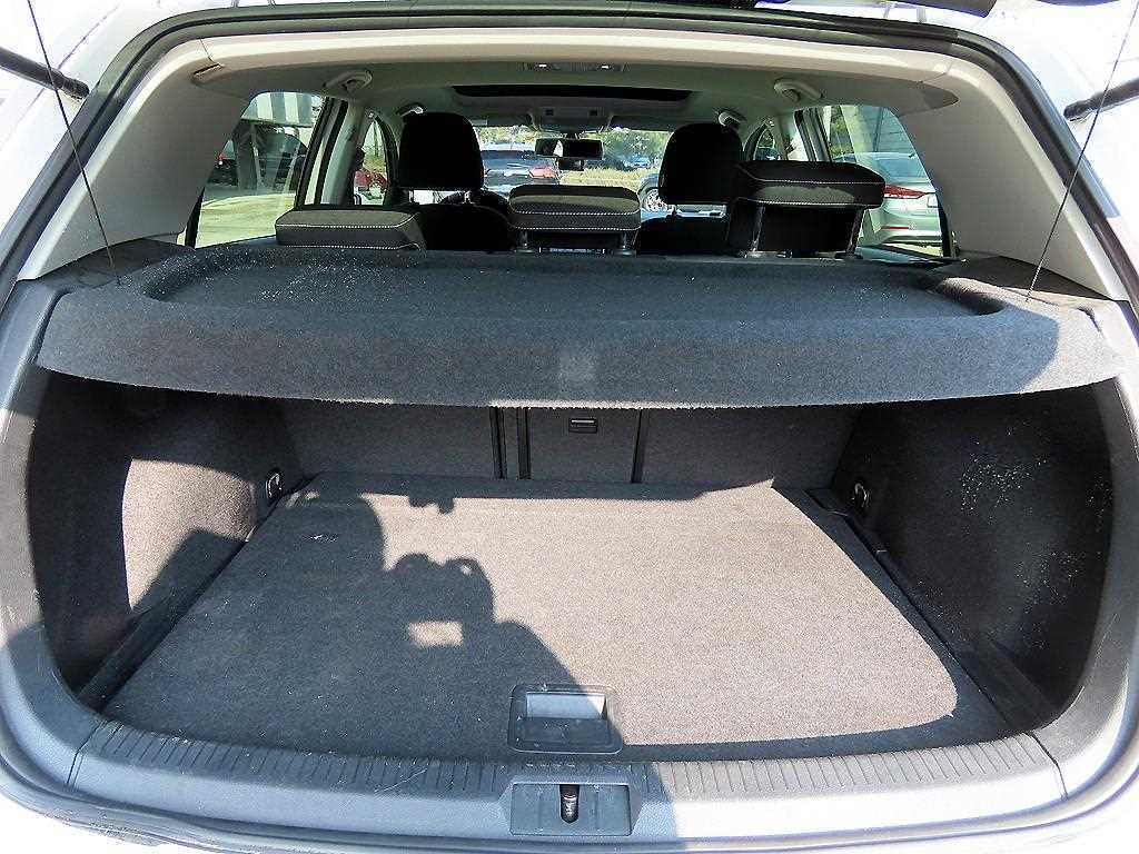 Volkswagen Golf — photo 18