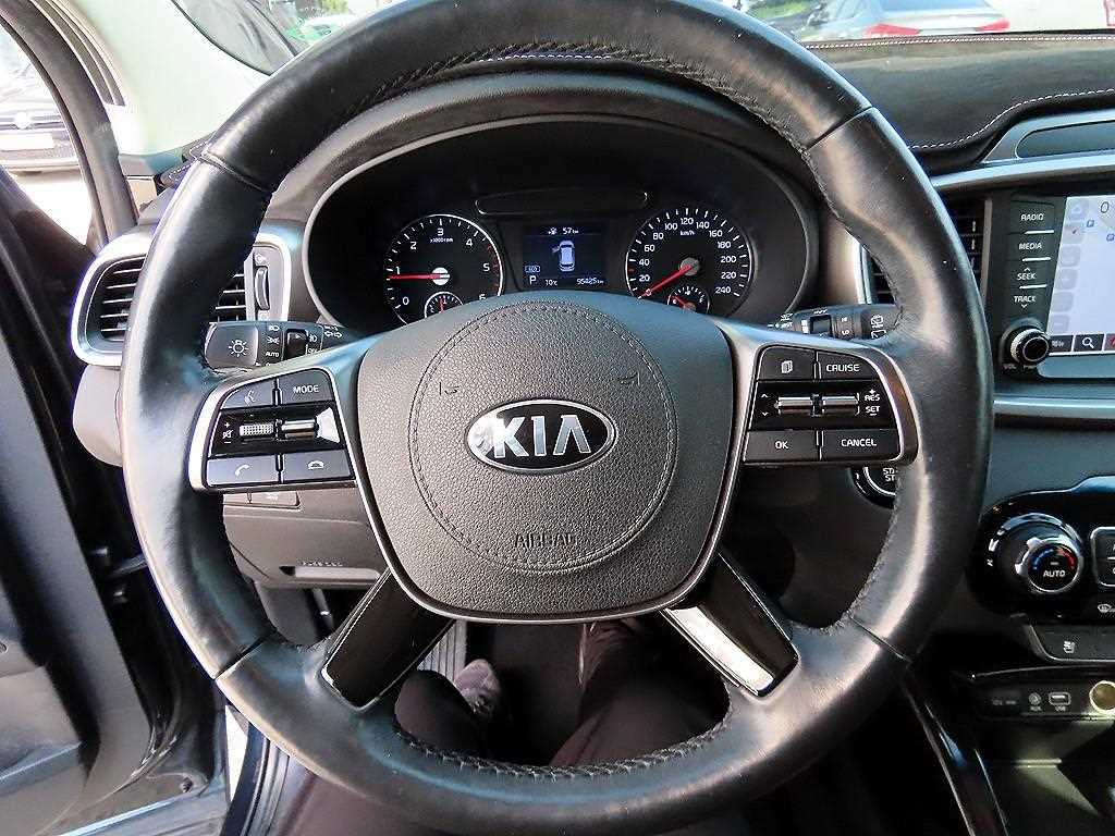 Kia Sorento — photo 08