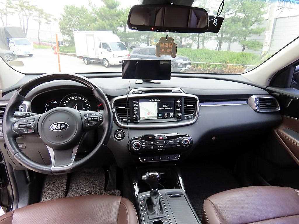 Kia Sorento — photo 07