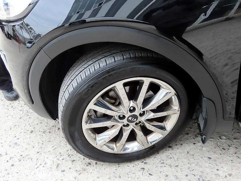 Kia Sorento — photo 20