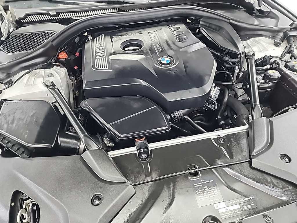 BMW 5-Series — photo 06