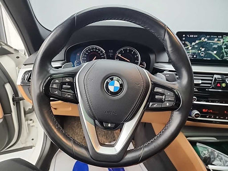 BMW 5-Series — photo 09
