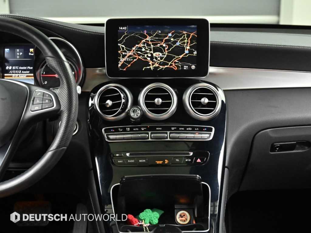 Mercedes-Benz GLC-Class — photo 14