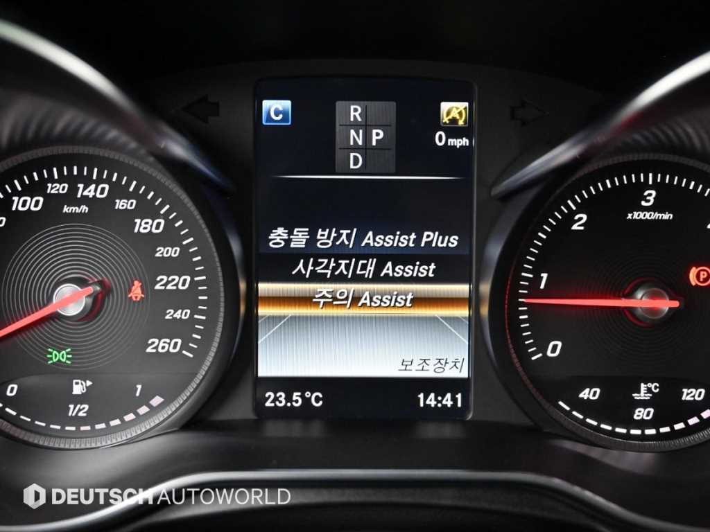 Mercedes-Benz GLC-Class — photo 17
