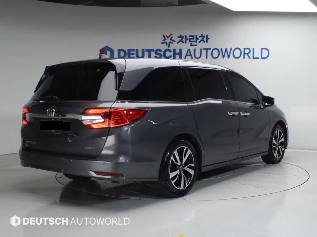 Honda Odyssey — photo 02