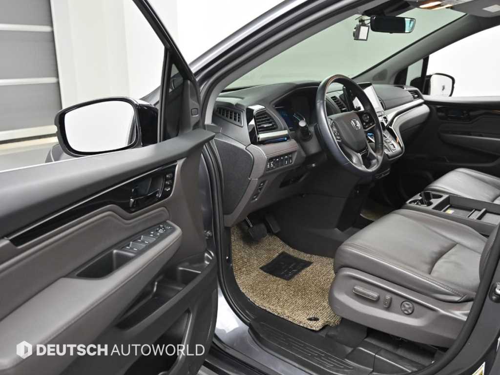 Honda Odyssey — photo 11