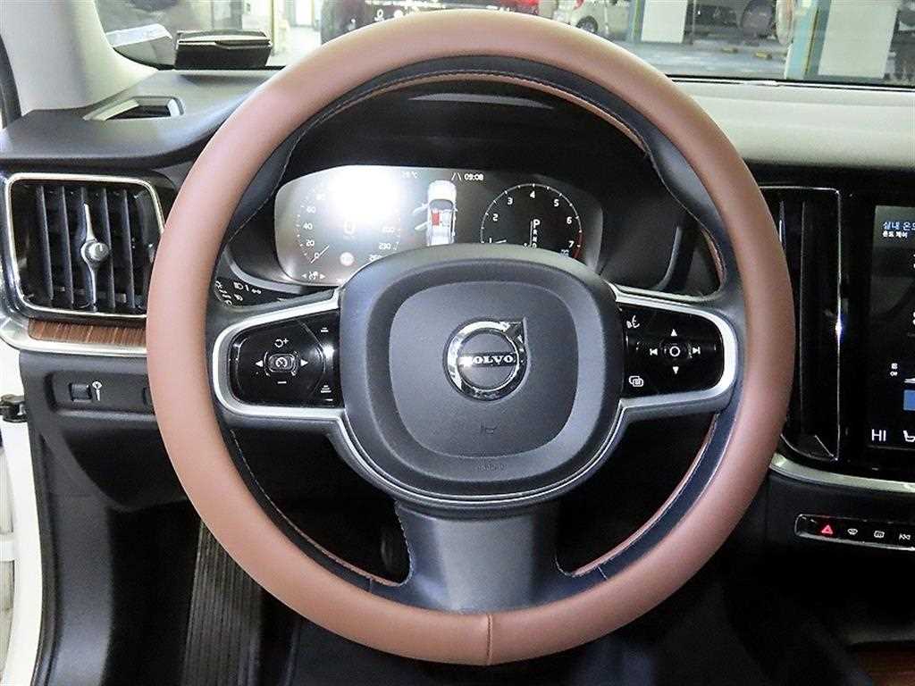 Volvo S60 — photo 08