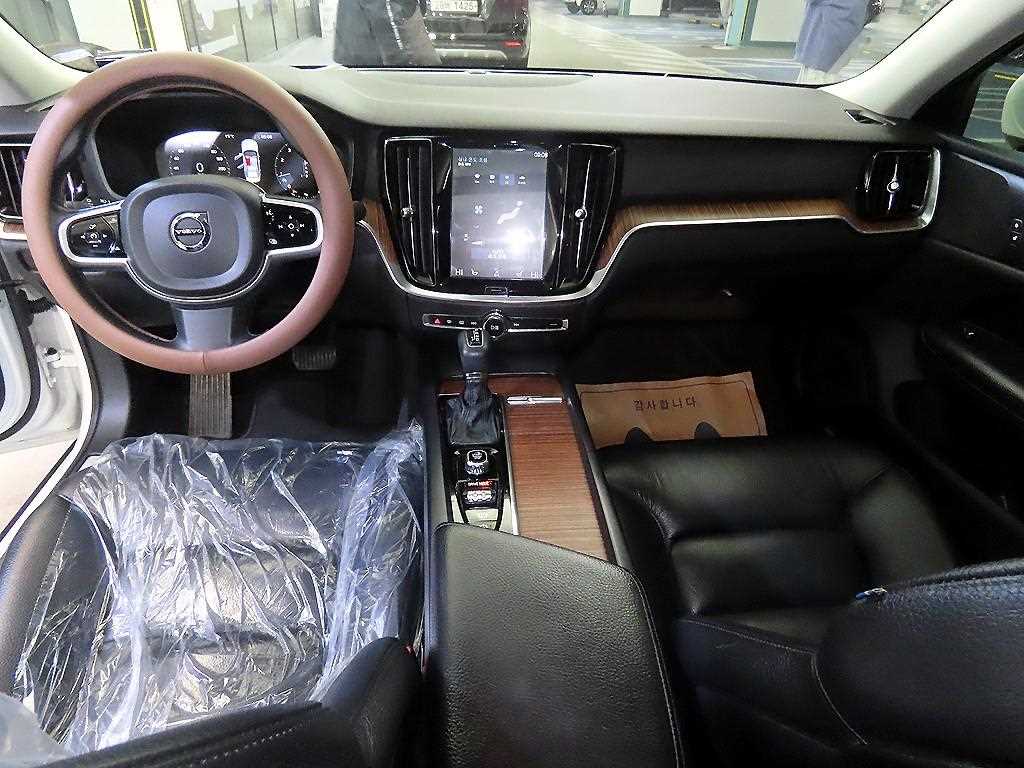Volvo S60 — photo 10