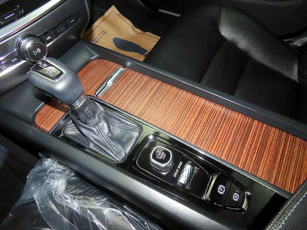 Volvo S60 — photo 12