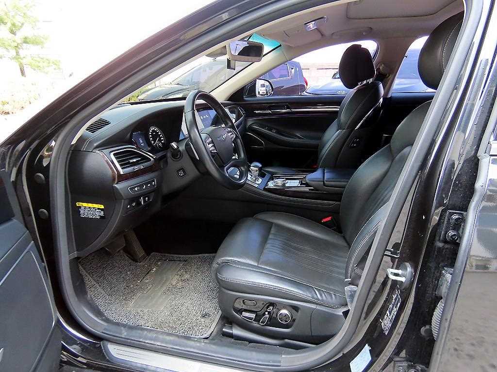 Genesis G90 — photo 05